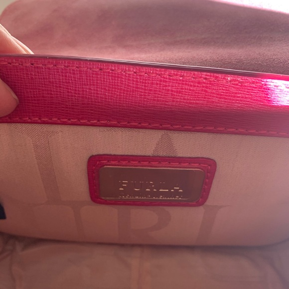 Furla Metropolis - mini crossbody in hot pink - Picture 6 of 7